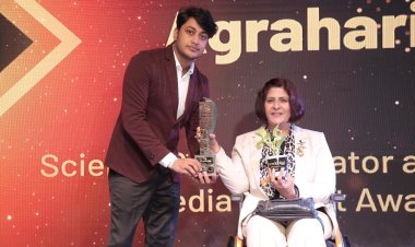 Abhishek Agrahari Honored with Science Communicator and Social Media Impact Award at Precedential Awards 2023